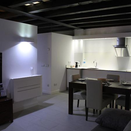 Apartaments Y Habitacions Entre Volcans Олот Екстериор снимка