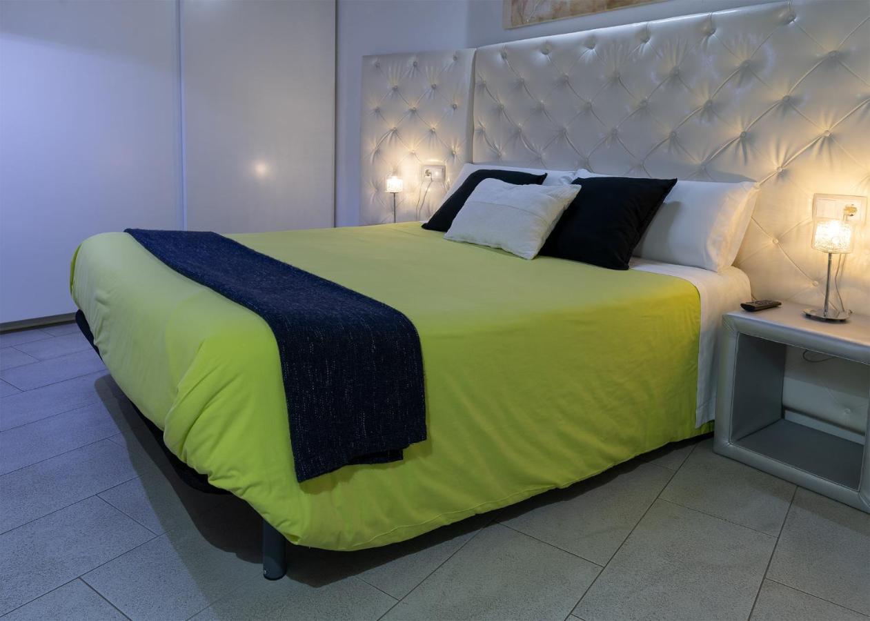 Apartaments Y Habitacions Entre Volcans Олот Екстериор снимка