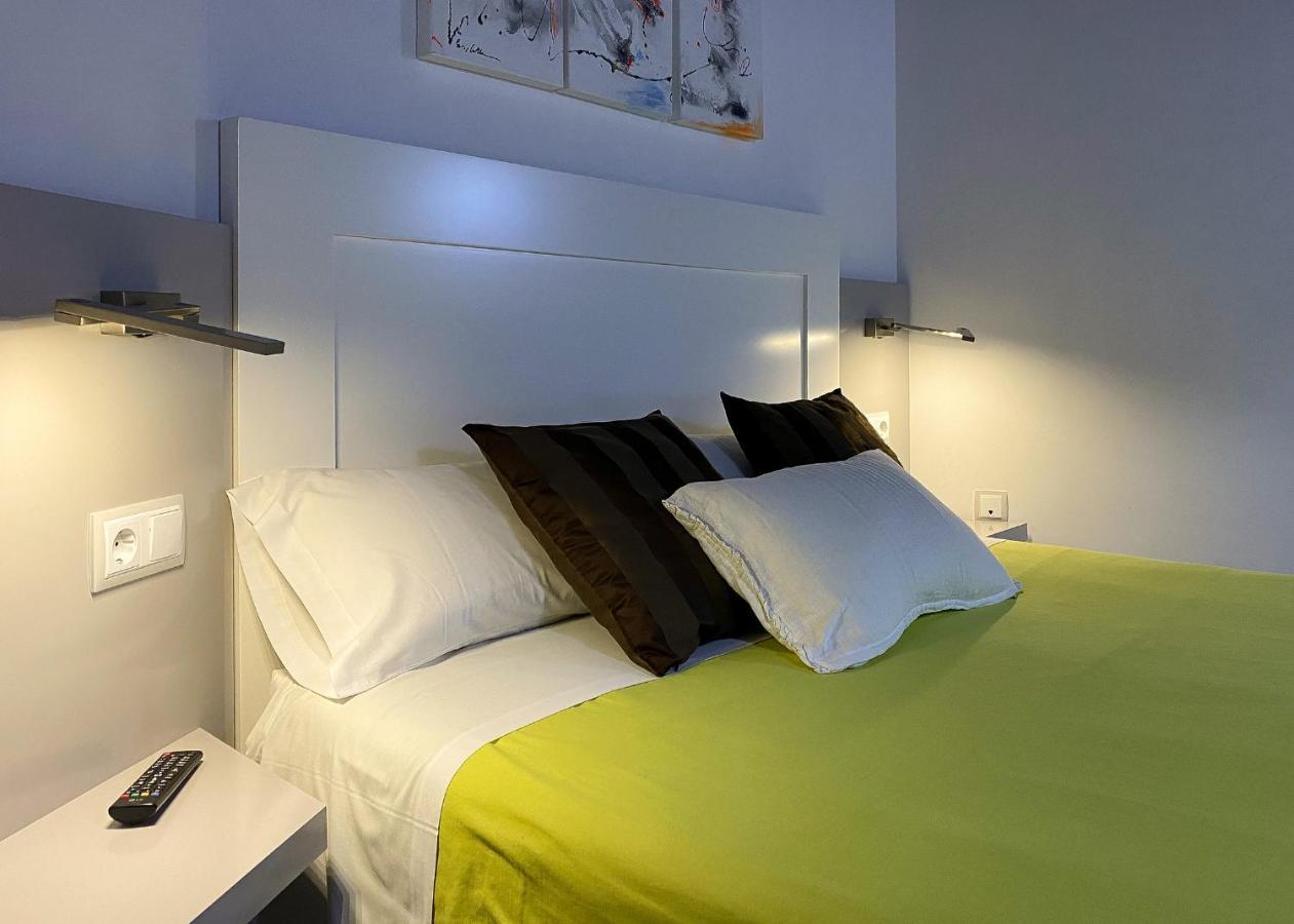 Apartaments Y Habitacions Entre Volcans Олот Екстериор снимка