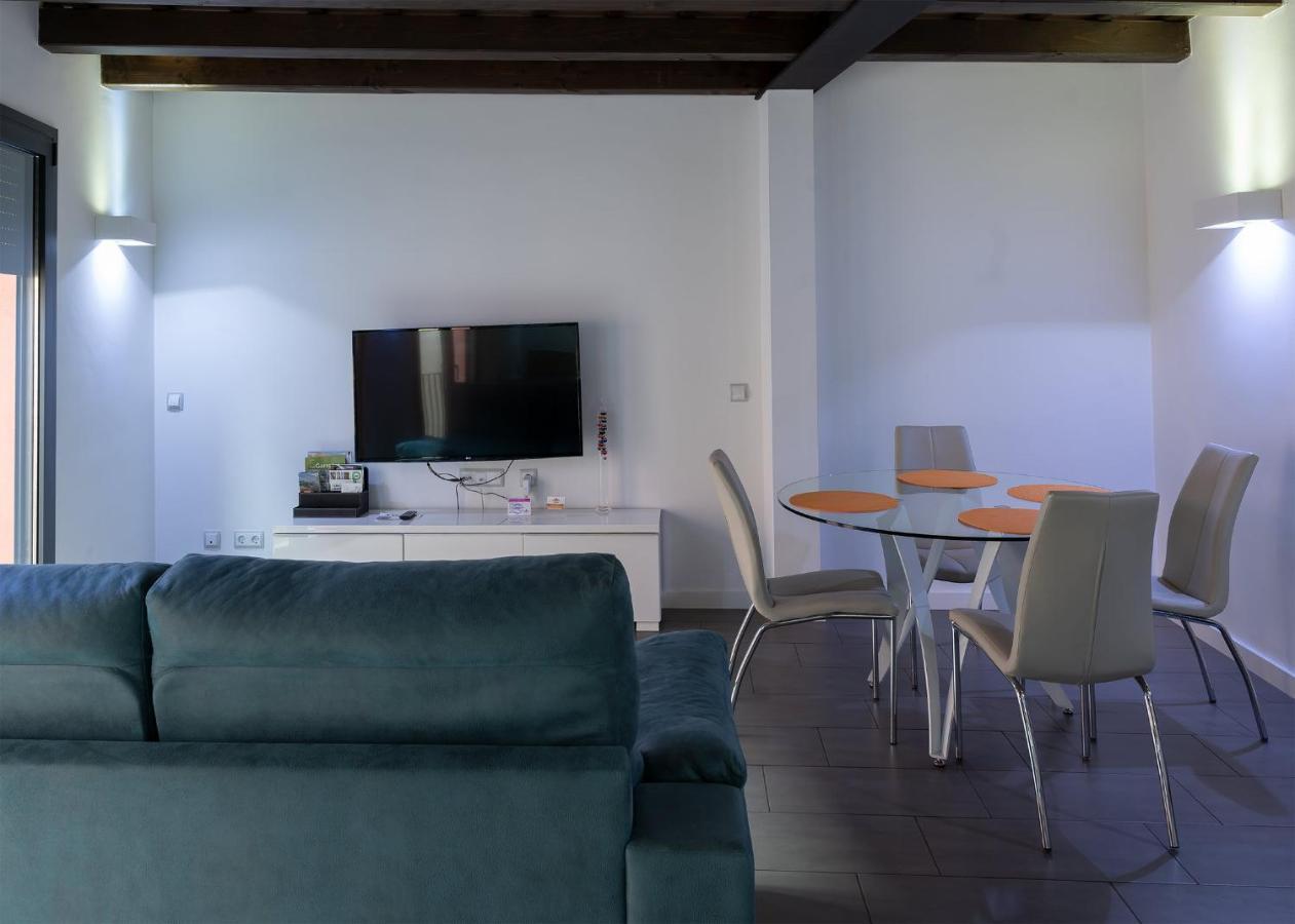Apartaments Y Habitacions Entre Volcans Олот Екстериор снимка