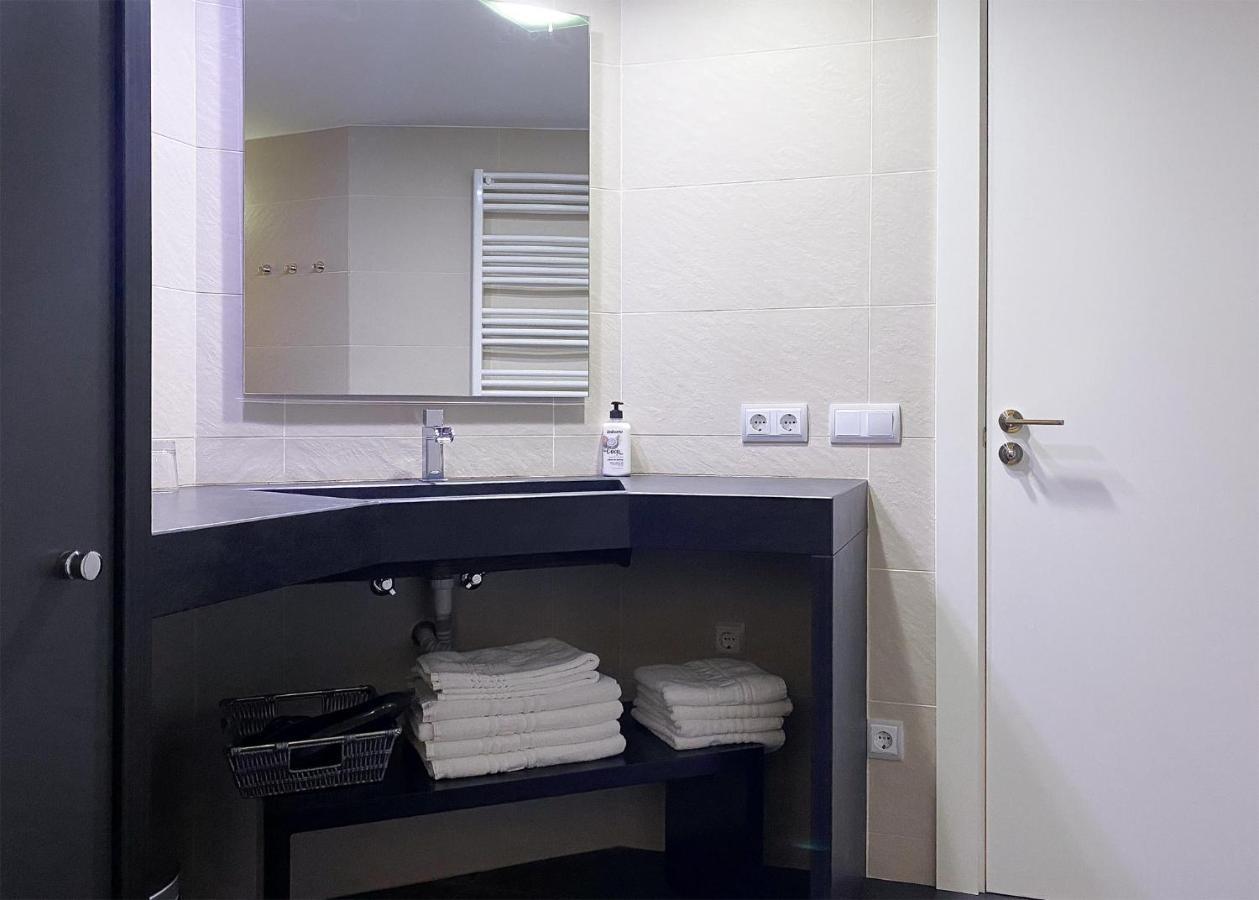 Apartaments Y Habitacions Entre Volcans Олот Екстериор снимка