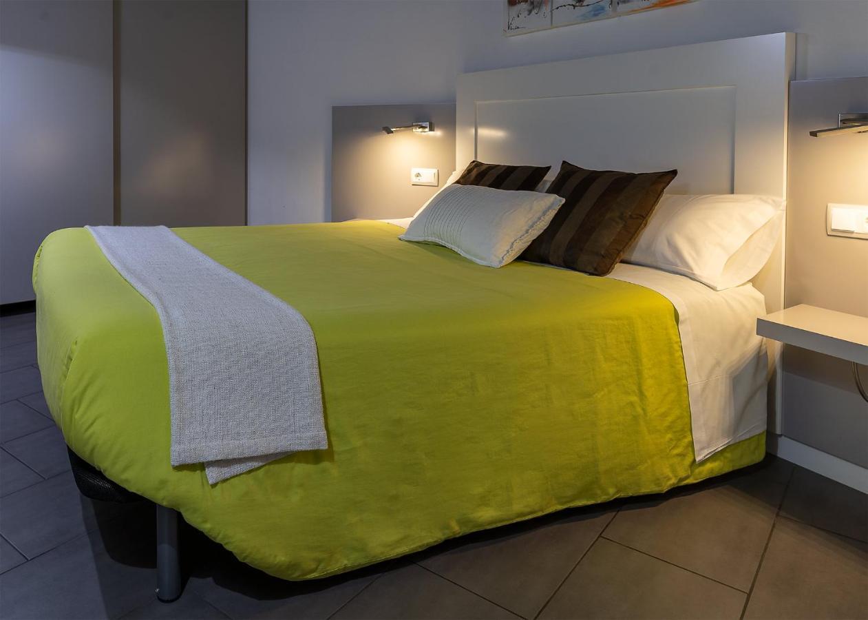 Apartaments Y Habitacions Entre Volcans Олот Екстериор снимка