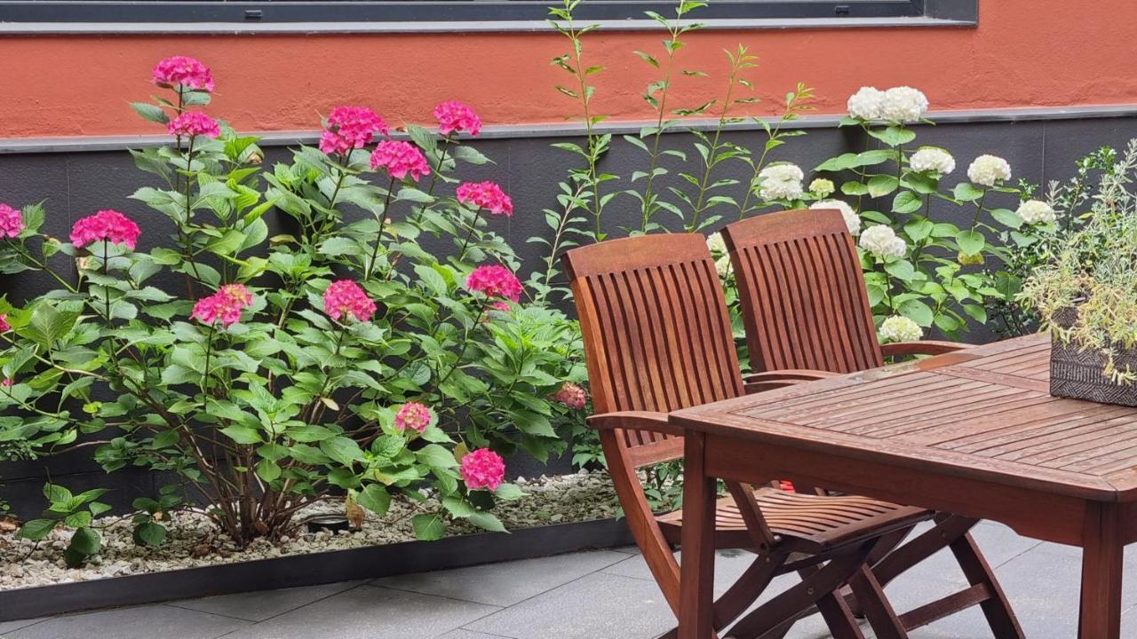 Apartaments Y Habitacions Entre Volcans Олот Екстериор снимка