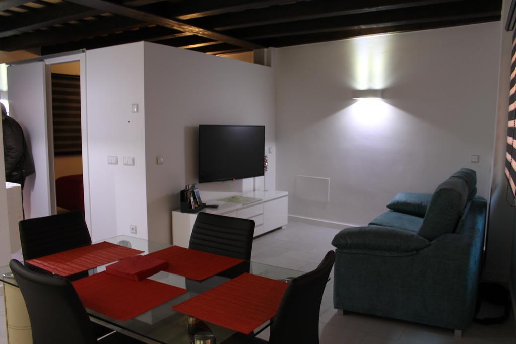 Apartaments Y Habitacions Entre Volcans Олот Стая снимка