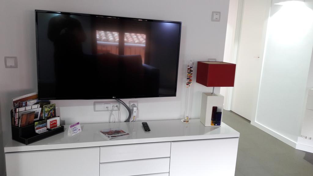 Apartaments Y Habitacions Entre Volcans Олот Екстериор снимка