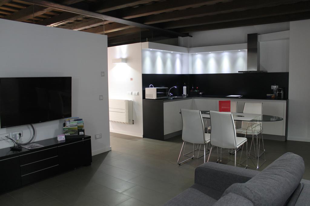 Apartaments Y Habitacions Entre Volcans Олот Екстериор снимка