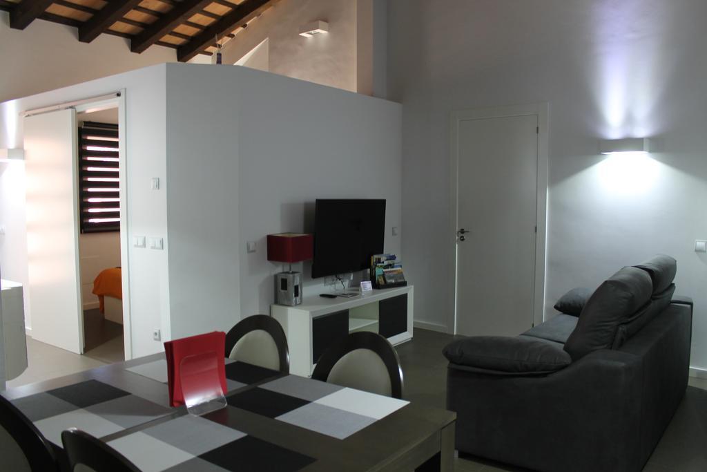 Apartaments Y Habitacions Entre Volcans Олот Екстериор снимка