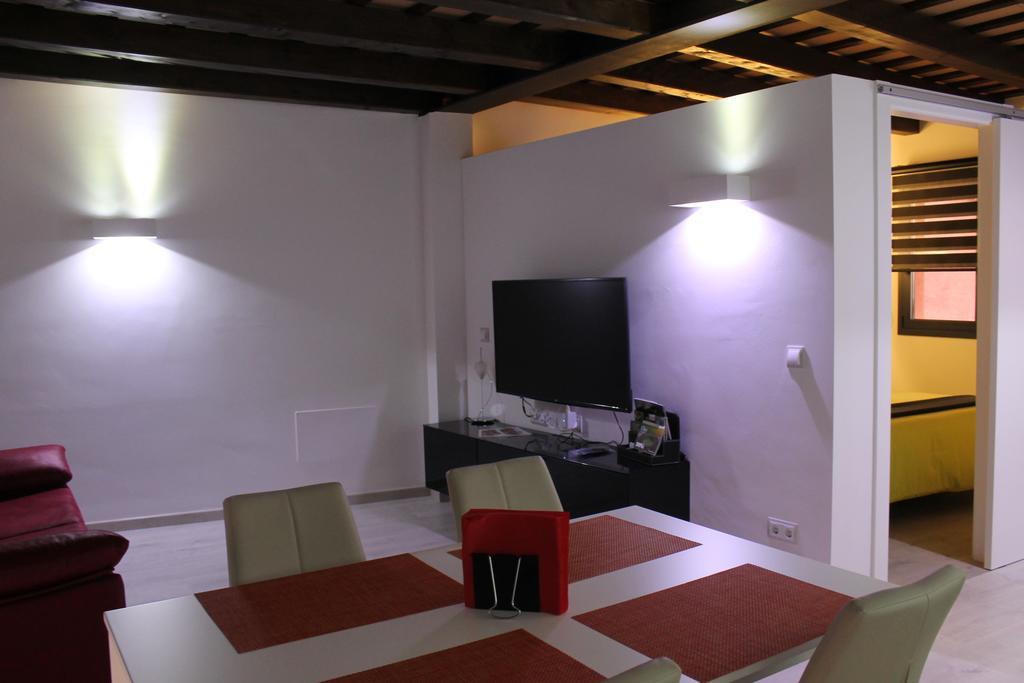 Apartaments Y Habitacions Entre Volcans Олот Екстериор снимка